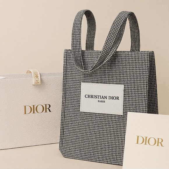 Dior Tote & gift bag with card - Picture 1 of 6